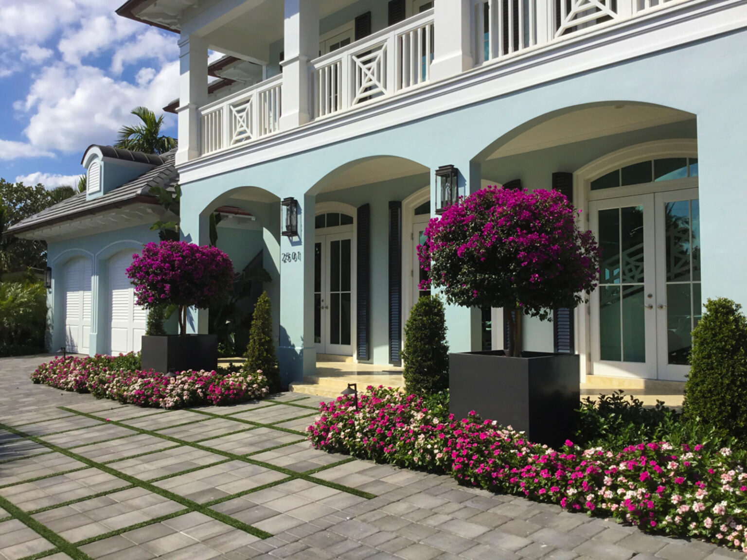 Best Extra Large Lightweight Planters For Trees | Plus Ideas For Large ...