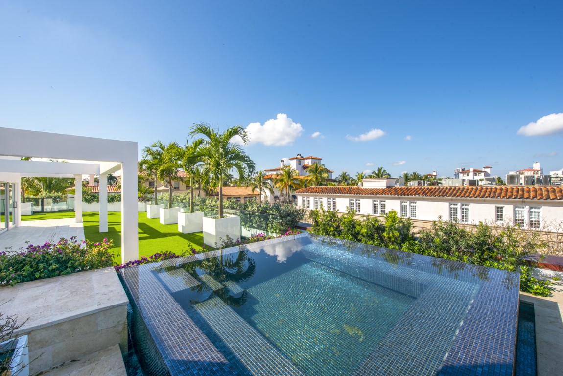 9 TIFFANY pENTHOUSE
